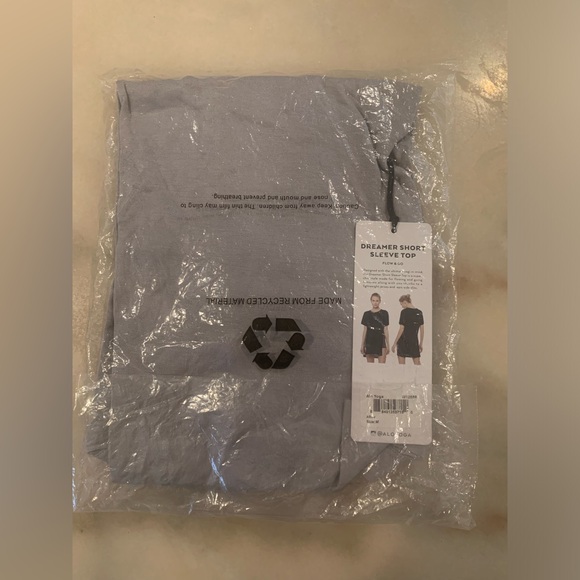 Alo Yoga Dreamer Short Sleeve Top m, Flow & Go. Alloy Gray NWT - Picture 6 of 6